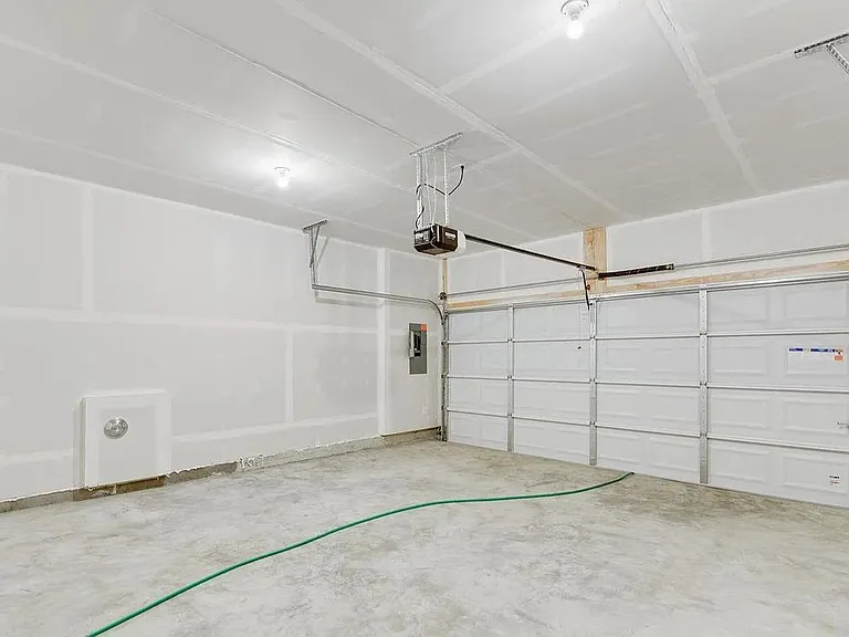 1745 Lawder Cir — Photo 2