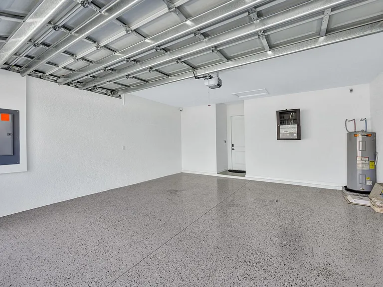 6996 Saona Ct — Photo 23