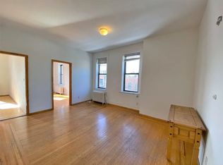 792 Metropolitan Ave APT 2L, Brooklyn, NY 11211