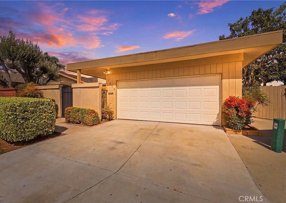 1st image of 2915 Persimmon Pl
