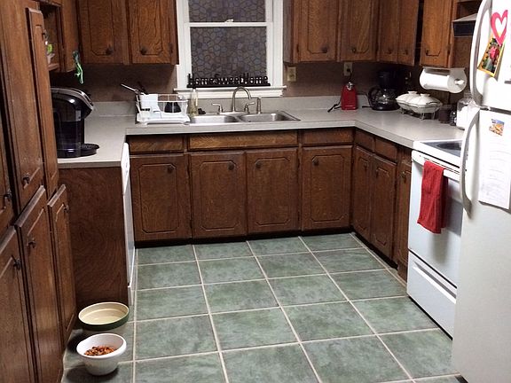 5th image of 724 E Wynnewood Ave