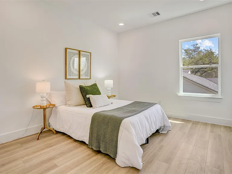9604 Burden St — Photo 24