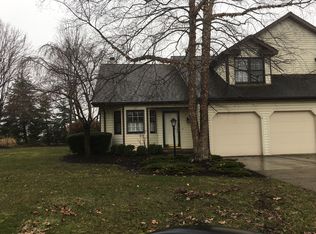 700-8 Hampton Cir, Aurora, OH 44202