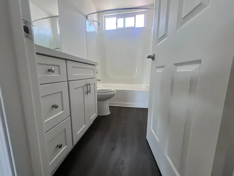 9016 Orion Ave #B17 — Photo 6