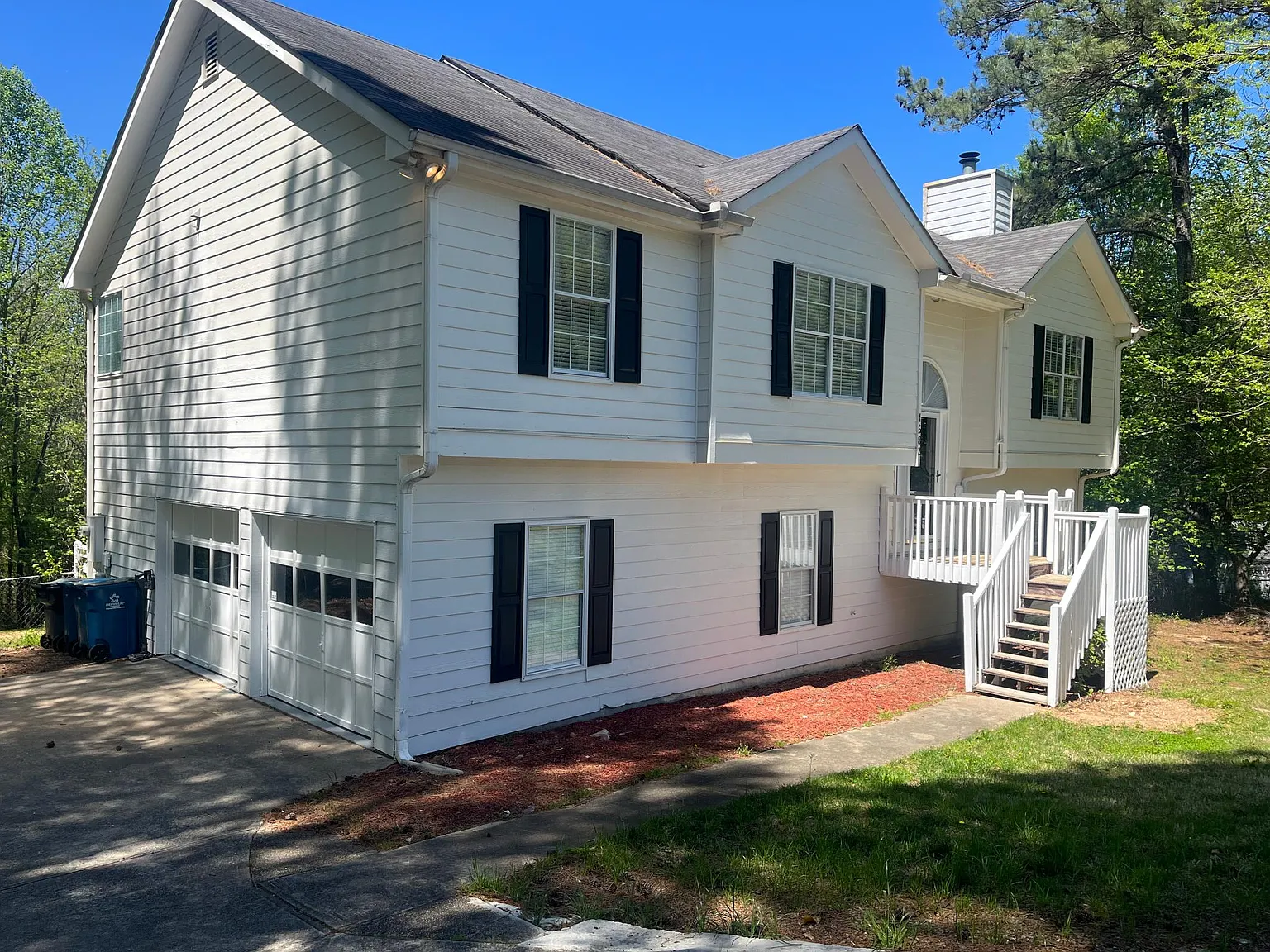 1582 Wynfield Dr — Photo 3