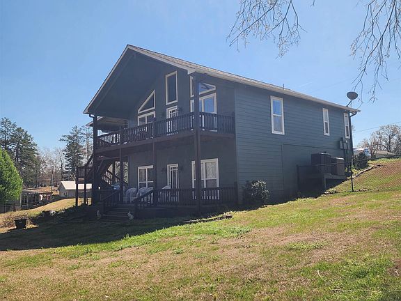 4th image of 620 Old Rd