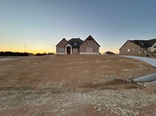 814 Valley Ridge Rd, Van Alstyne, TX 75495