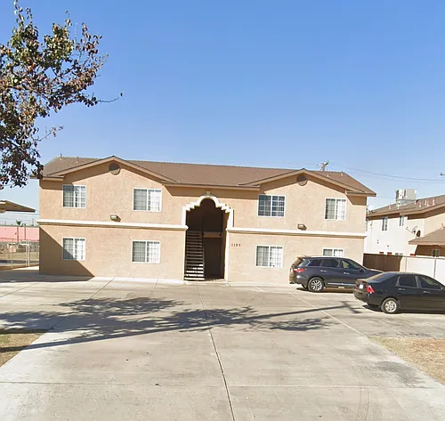 1123 Ellington St #B Photo 1