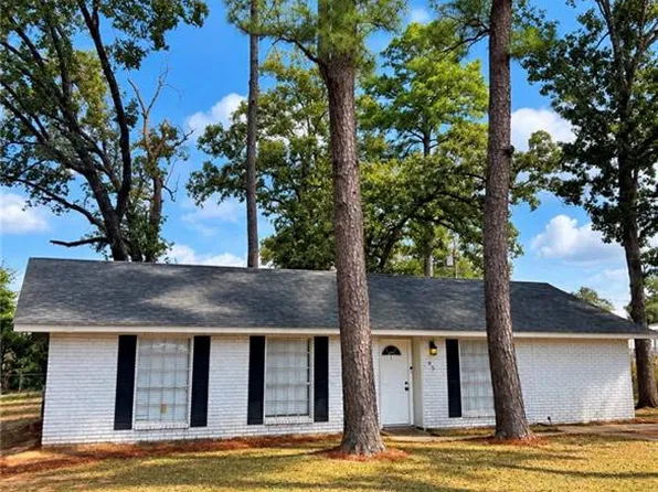 95 Aurora Dr, Pineville, LA 71360