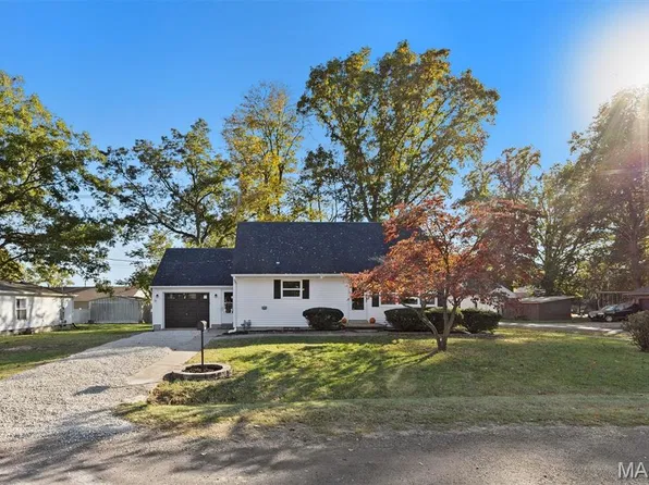 602 E Green St, Mascoutah, IL 62258
