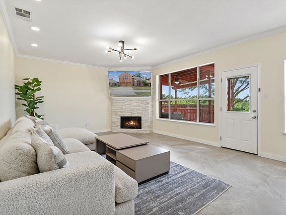 5th image of 1339 Barclay Dr