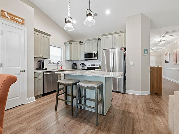 5th image of 359 Dunbarton Ln.