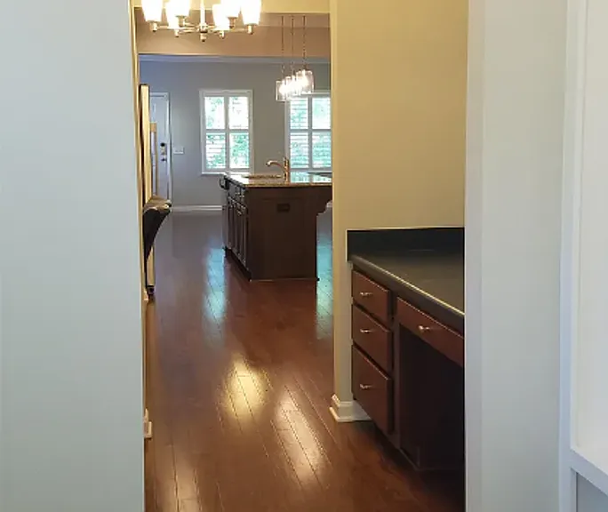 215 Bennett Ln — Photo 2