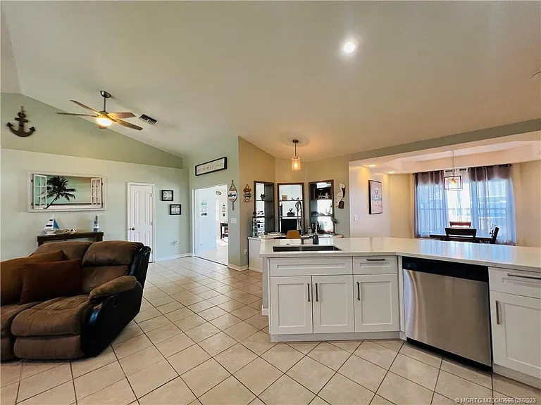 1309 Carlton Ct — Photo 17