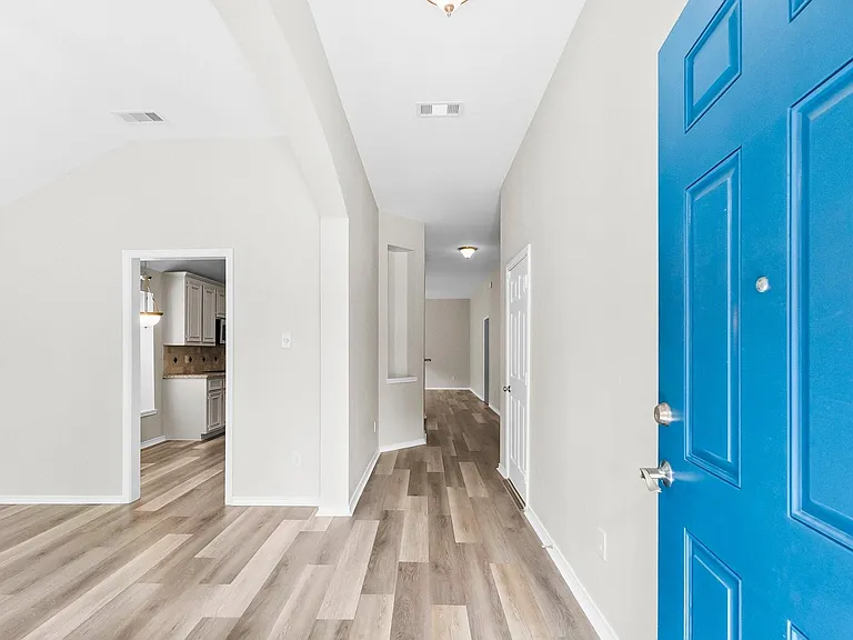 2419 Keegan Hollow Ln — Photo 7