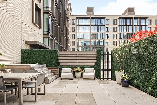 Sold by Douglas Elliman | media 27