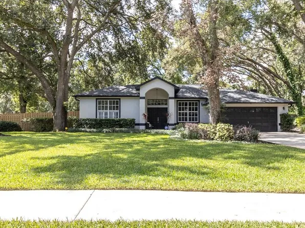 2417 Regal Dr, Lutz, FL 33549