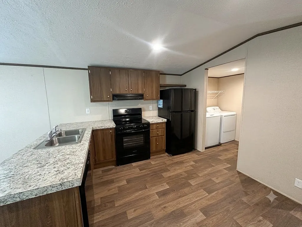 4 bed, 1390 sqft, $1,600 — Photo 4