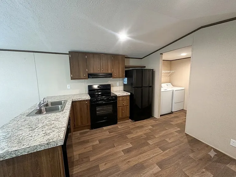 27 Sam Doyle Dr — Photo 4