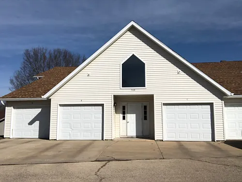 705 Medinah Ct Photo 1