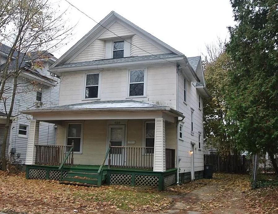 1st image of 136 Hollinger Ave