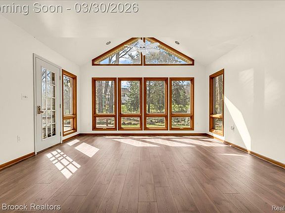 5th image of 26311 W 14 Mile Rd