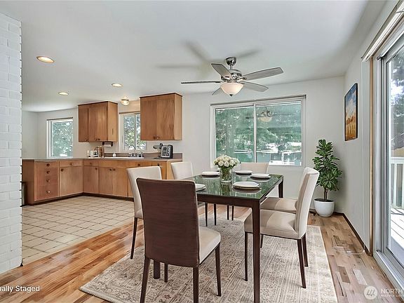 3rd image of 5111 26th Avenue SE