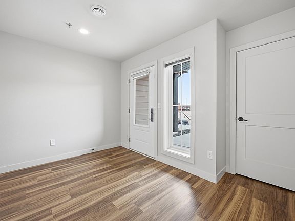 4th image of 4156 Arthur Dr S
