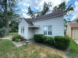 29527 E Broadway St, Walbridge, OH 43465