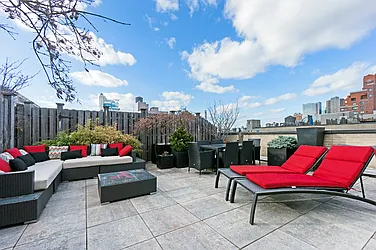 Rented by R New York