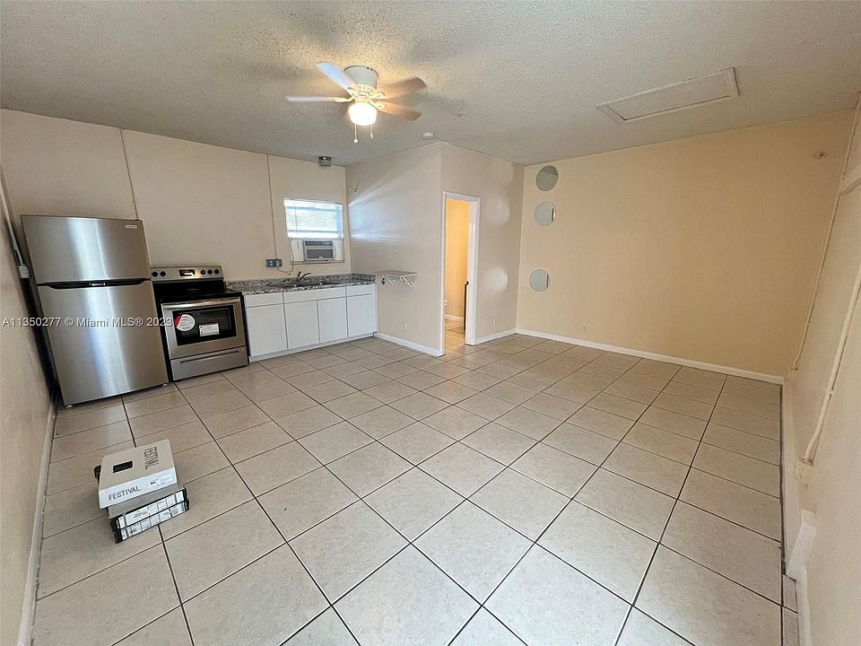 1st image of 1015 SW 4th Ave #C
