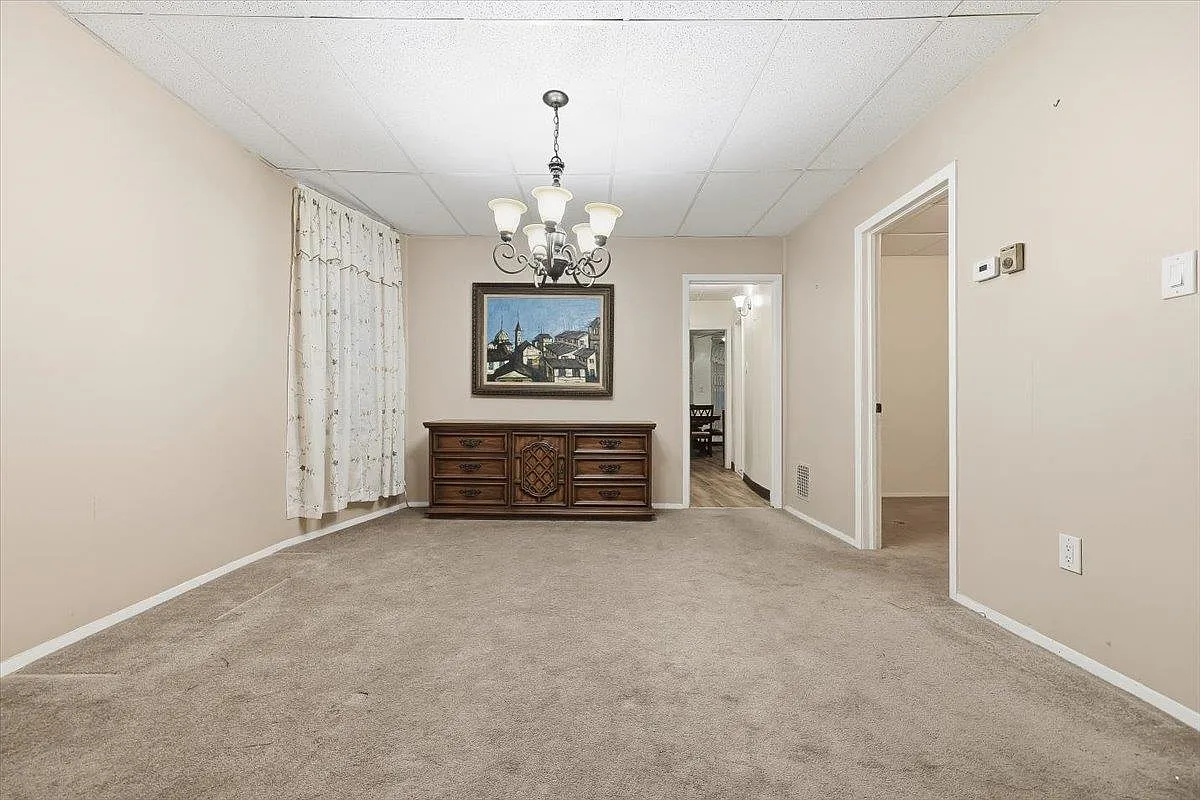2 bed, 1.0 bath, 1100 sqft, $2,150 — Photo 3