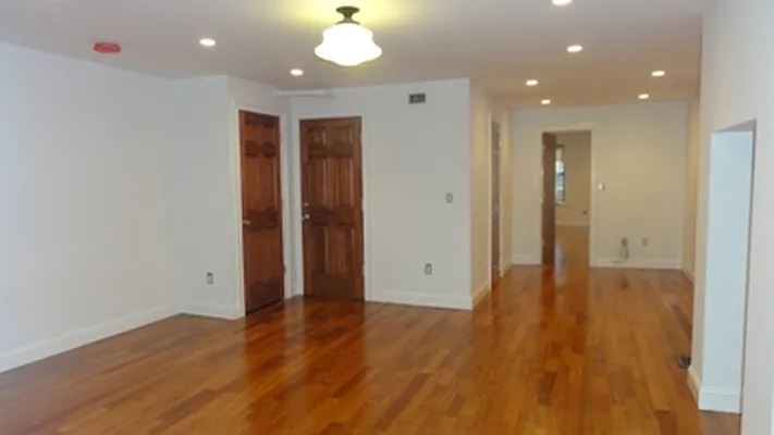 Rented by R New York | media 12