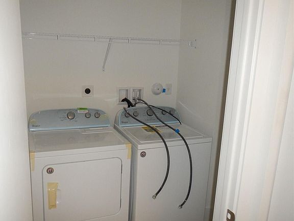5th image of 10266 Nw 72nd Terrace