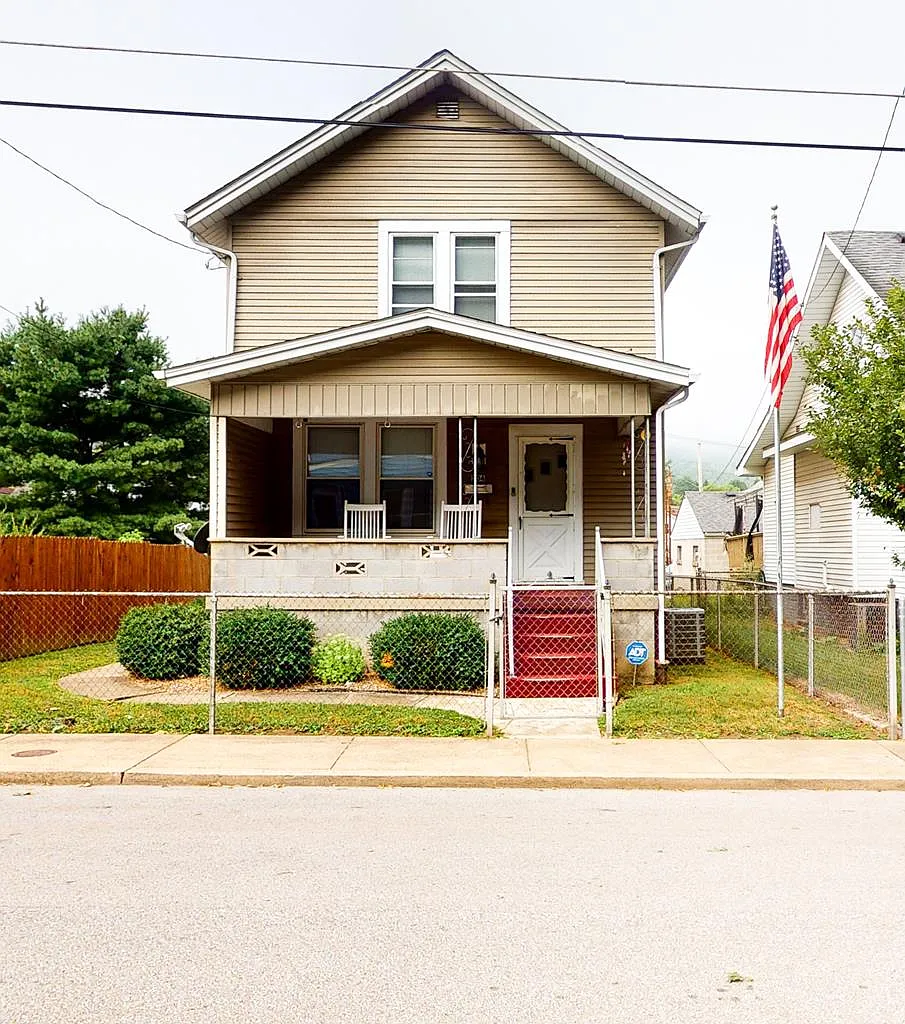 304 Jones St photo 1