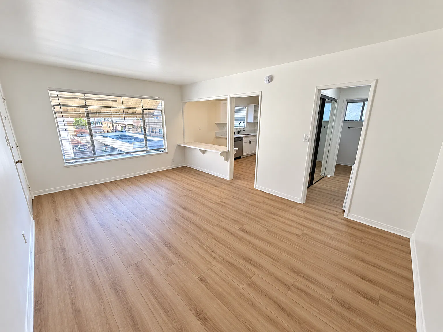 Newly Remodeled Apartments in the Heart of LA — Photo 3