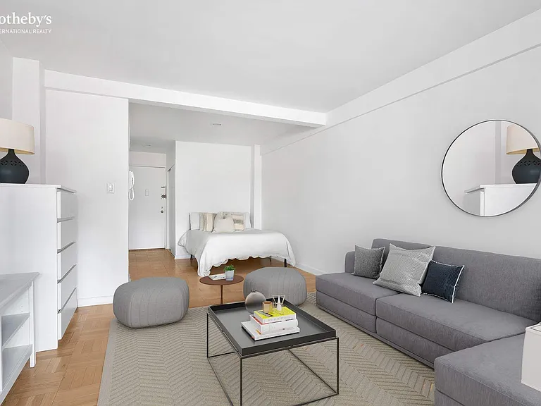 241 E 76th St #8B — Photo 2