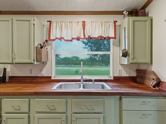 4th image of 9616 Kelly Ln