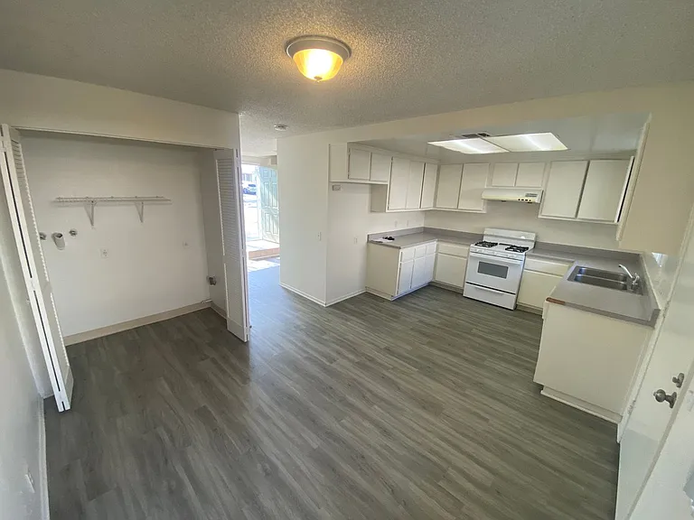337 Clary Ave — Photo 8
