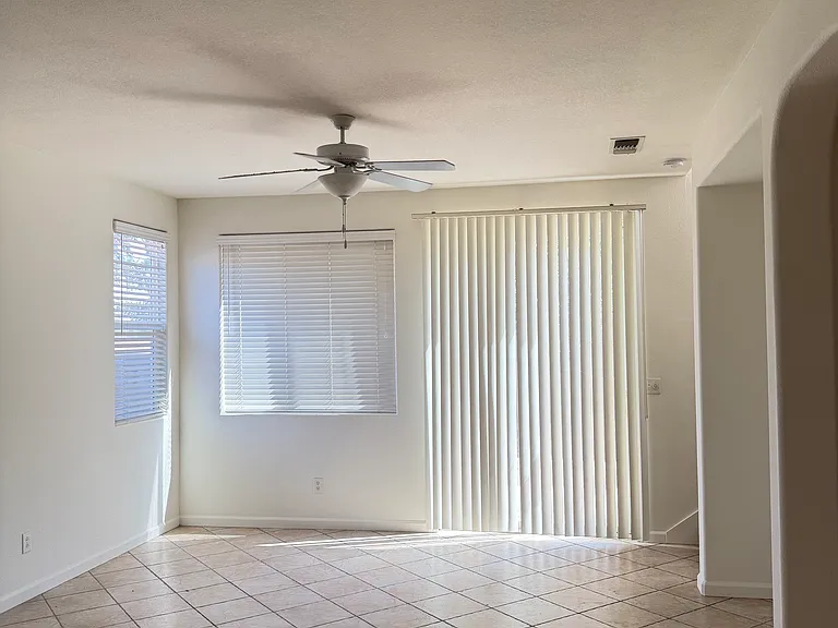 4607 W Brianna Way — Photo 2