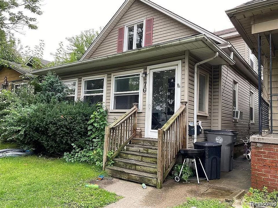 1st image of 70 E Rockwood Ave