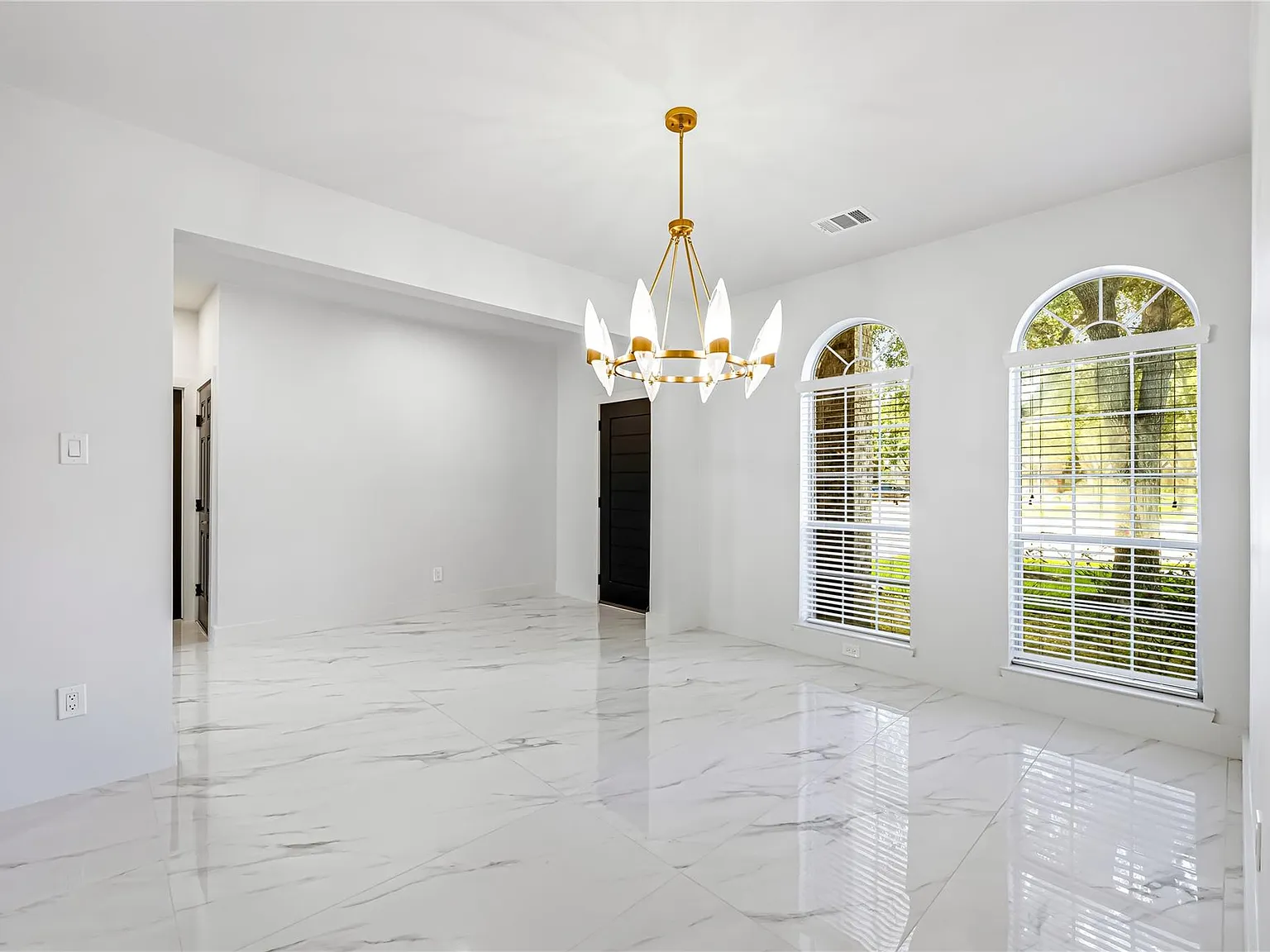4 bed, 2.5 bath, 2867 sqft, $3,500 — Photo 4