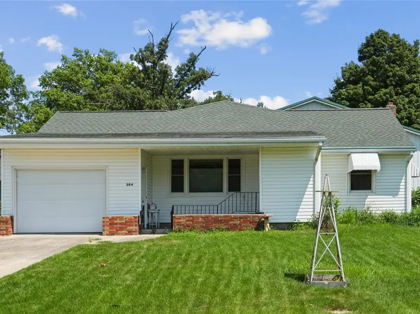 204 Walnut St NW, Blairstown, IA 52209