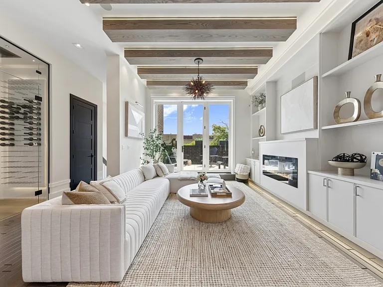 2756 N Magnolia Ave #PENTHOUSE — Photo 1