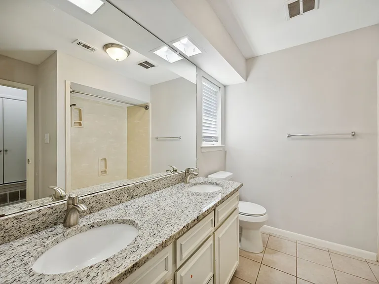 1725 Northcrest Dr — Photo 15