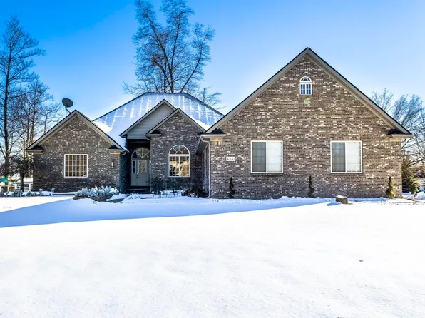 4841 Lorwood Dr, Kimball, MI 48074