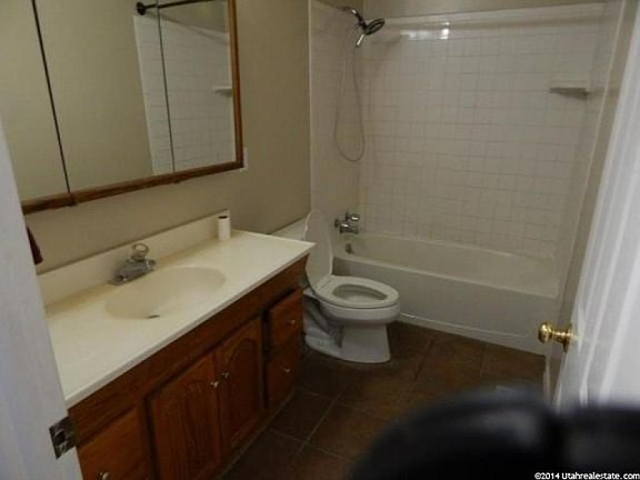 5th image of 745 E Green Valley Dr