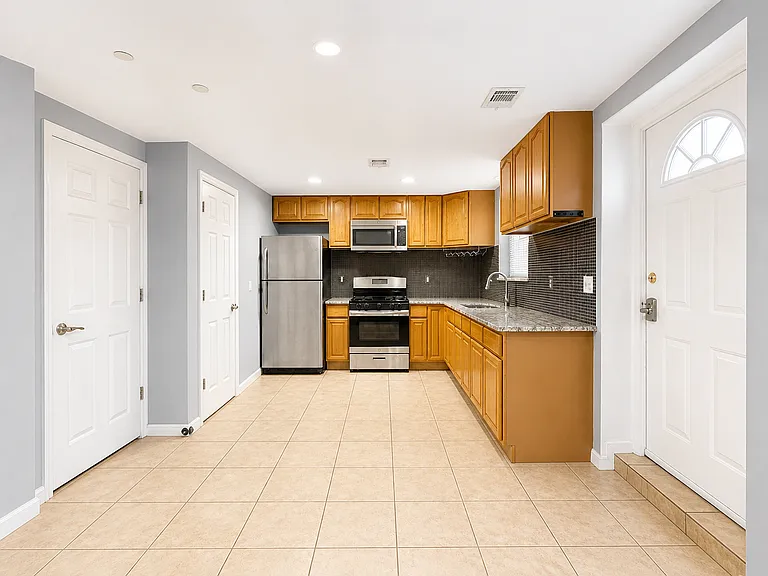 170A Greenleaf Ave #1 — Photo 5