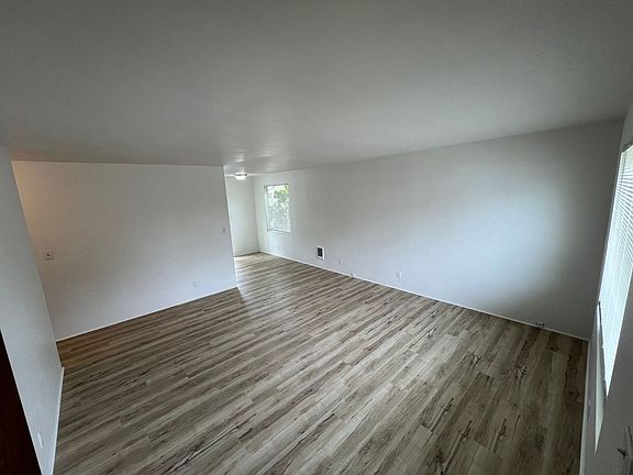 2nd image of 350-352 E 17th Ave