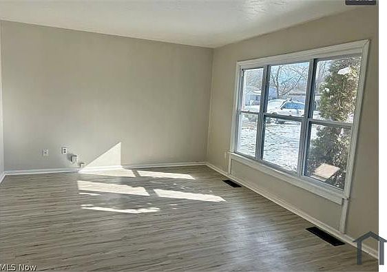 5th image of 18079 Blandford Rd